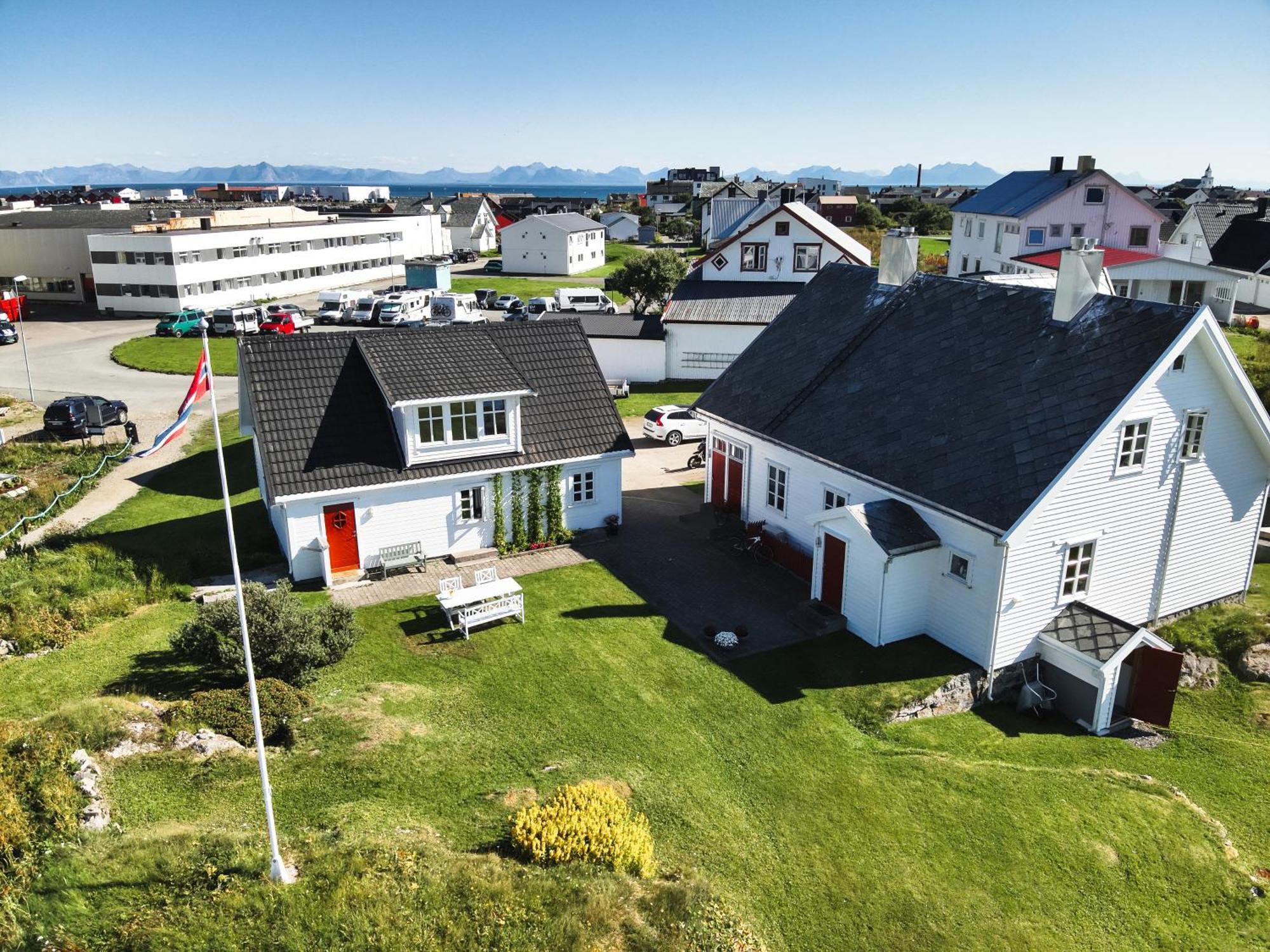 Den Gamle Fyrmesterboligen Анденес Экстерьер фото